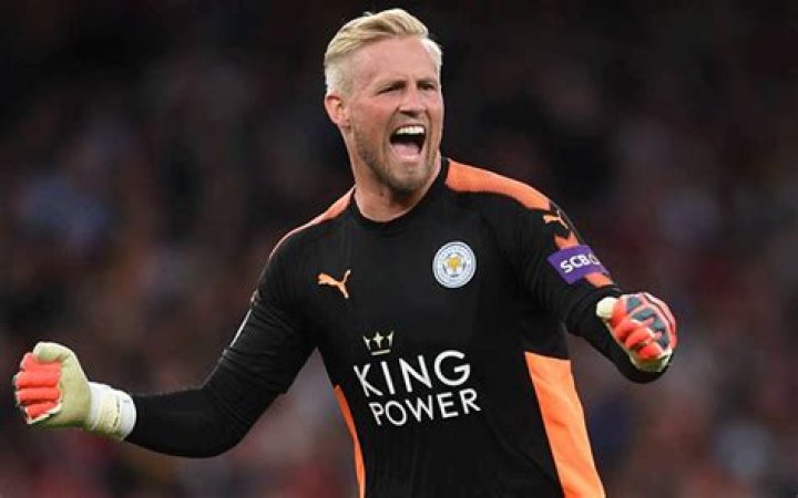 
34 Years Danish Footballer Kasper Schmeichel is Married to Stine Gyldenbrand Since 2015, Has Two Children