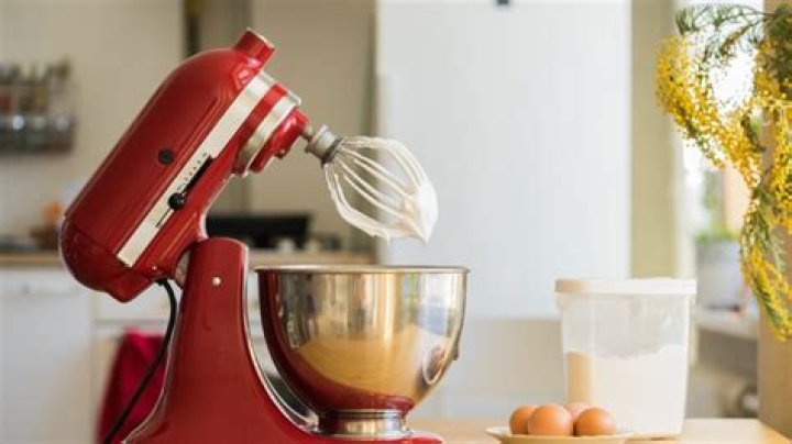 5 Best KitchenAid Mixer Dupes for Less, Retail Experts Say