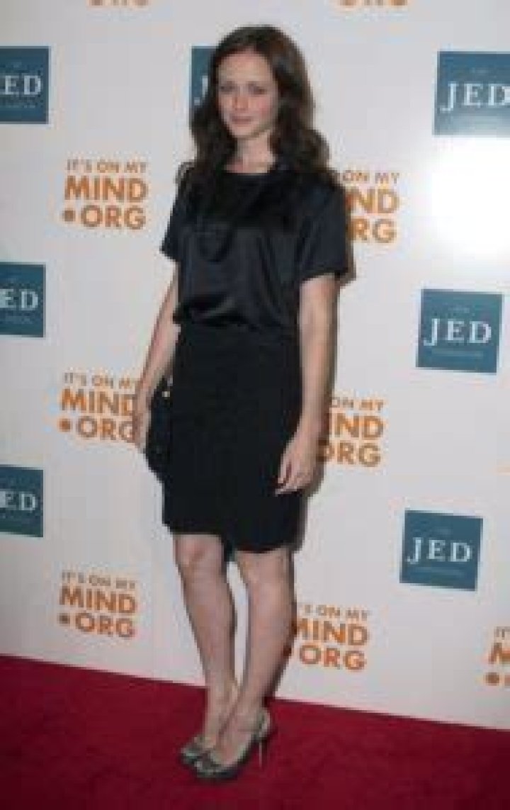 Alexis Bledel Height, Weight, Age, Boyfriend, Family, Facts, Biography