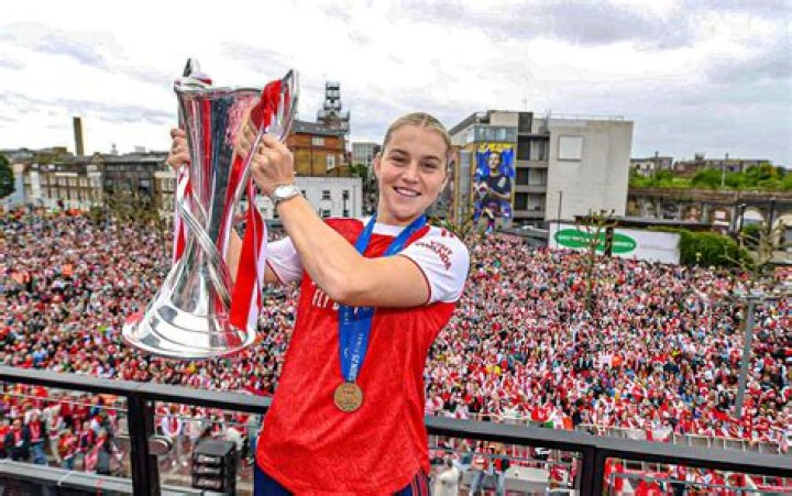 Charlotte D'Alessio Height, Weight, Age, Boyfriend, Family, Biography