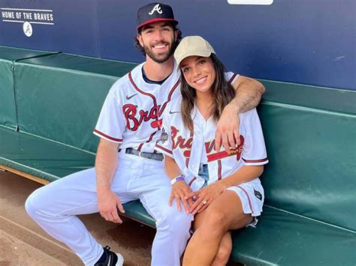 Dansby Swanson Height, Weight, Family, Girlfriend, Education, Biography