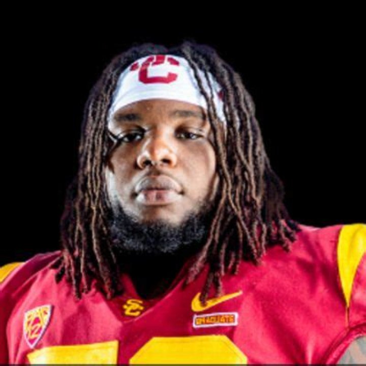 Darius Hodge Bio, Age, Height, NFL Draft, Stats, Net Worth, Salary, Comtract, & Girlfriend
