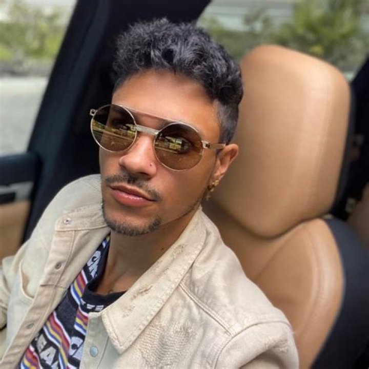 Dustin Michael Height, Weight, Age, Girlfriend, Children, Facts, Biography