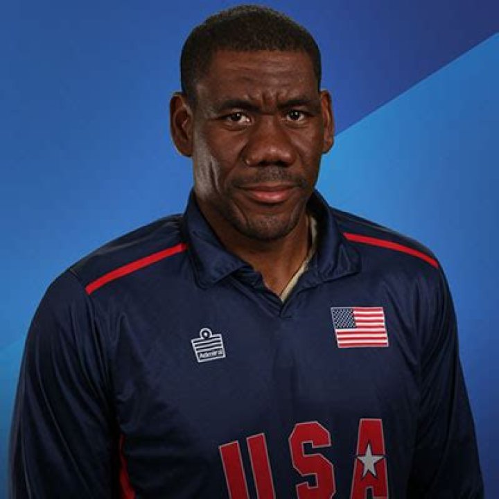 Elmore Hutchinson Cricket Career Stats, Net Worth and Earnings; Which team does he Play for?