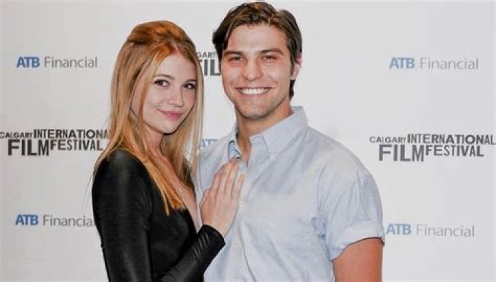 Jimmy Ambriz Biography- Salary, Net worth, Married, Relationship, Affair, Girlfriend, Career, Age, Height, Weight, Nationality