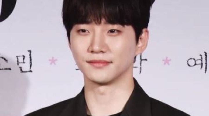 Junho Height, Weight, Age, Girlfriend, Family, Facts, Biography