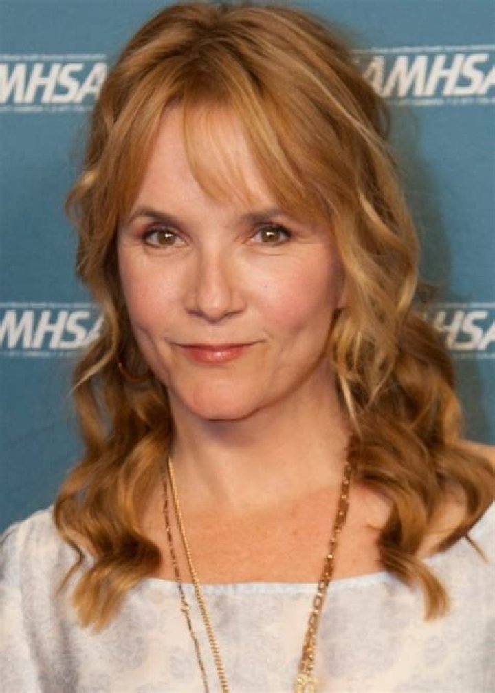 Lea Thompson Height, Weight, Age, Spouse, Family, Facts, Biography