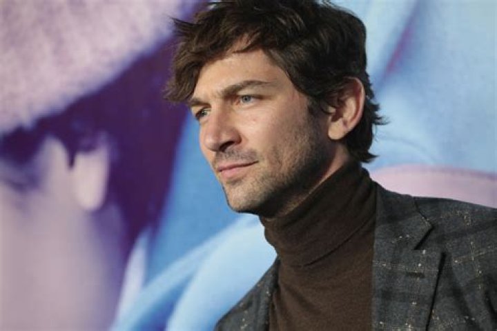 Michiel Huisman Net Worth | Celebrity Net Worth