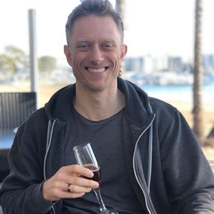 Neil Jackson Height, Weight, Age, Girlfriend, Family, Facts, Biography