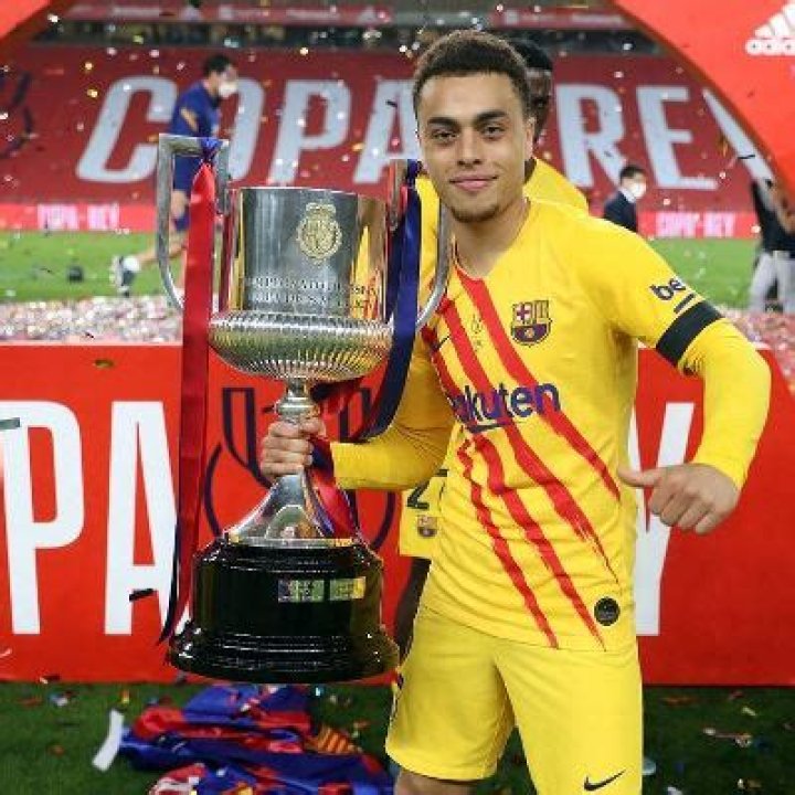 Sergino Dest Bio, Age, Net Worth, Salary, Market Value, Stats, & Girlfriend