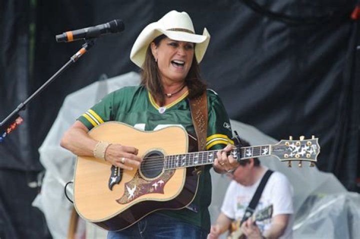 Terri Clark Net Worth | Celebrity Net Worth