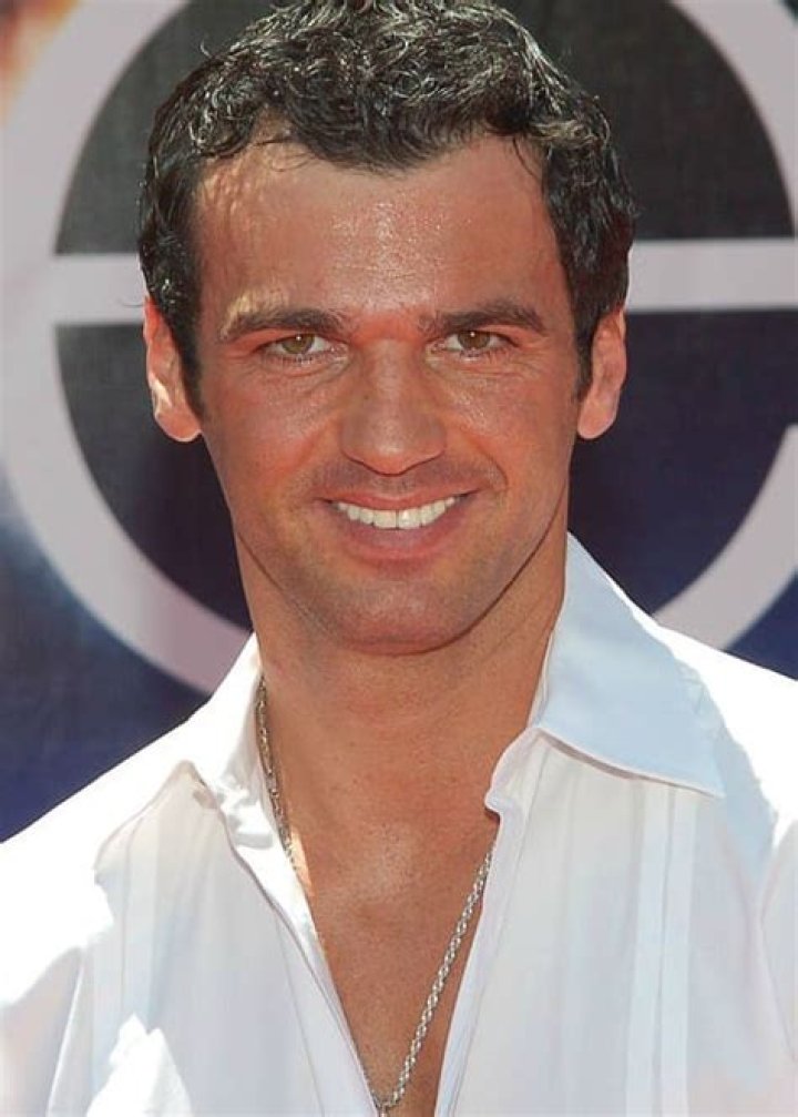 Tony Dovolani Height, Weight, Age, Girlfriend, Family, Facts, Biography