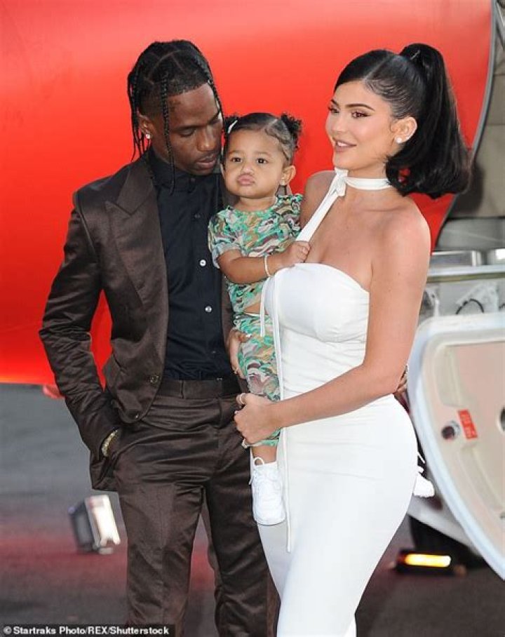 Travis Scott Height, Weight, Age, Girlfriend, Children, Facts, Biography