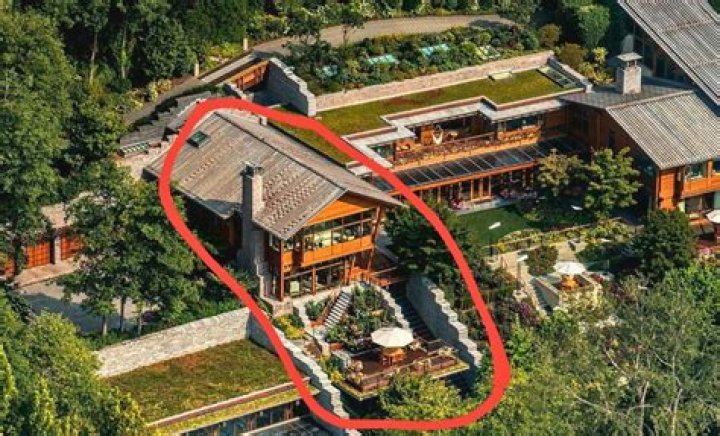 Where Does Bill Gates Live?