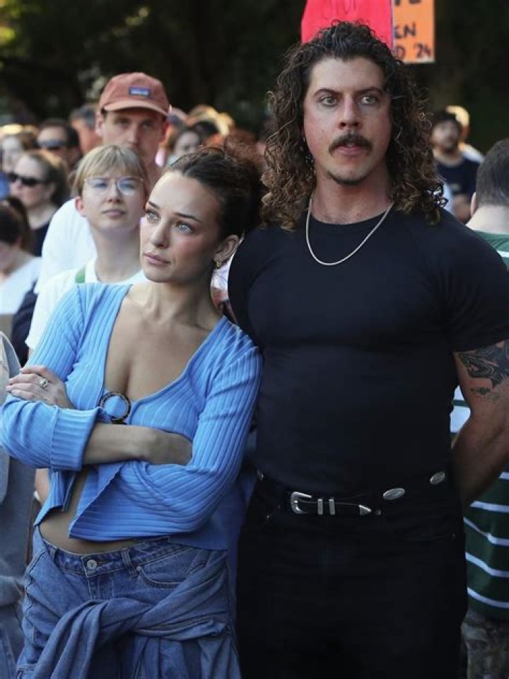 Who is Abbie Cornish Dating Now