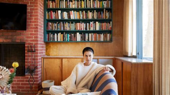 Who is Hannah Ware Dating Now