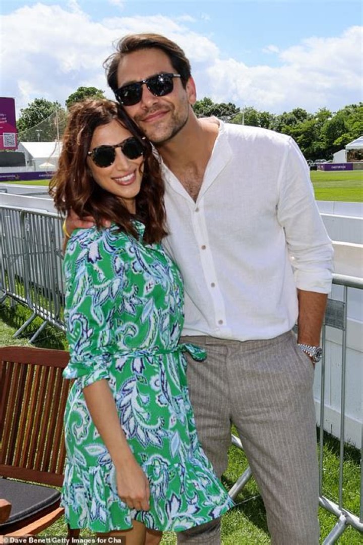 Who is Luke Pasqualino Dating Now