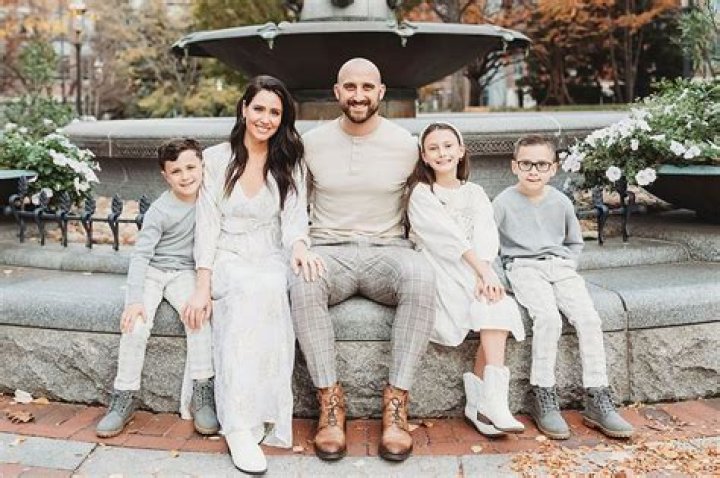 Who is Mike Foligno Dating Now?