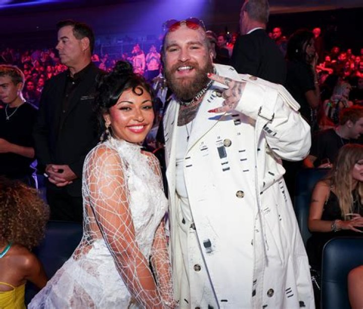 Who is Teddy Diaz Dating Now